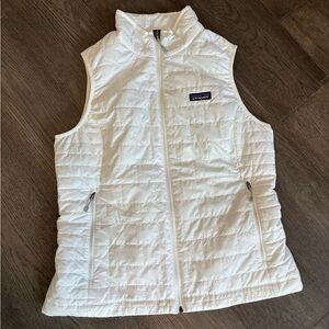 Patagonia lightweight puffer vest